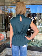 Livia Asymmetric Top